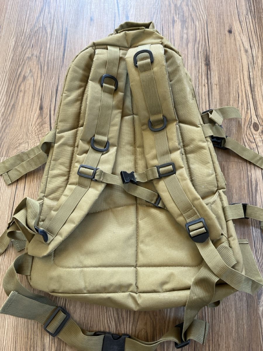 Sacs à dos: Militär Rucksack wandern freizeit – D'occasion à Trimstein par Easyp 1