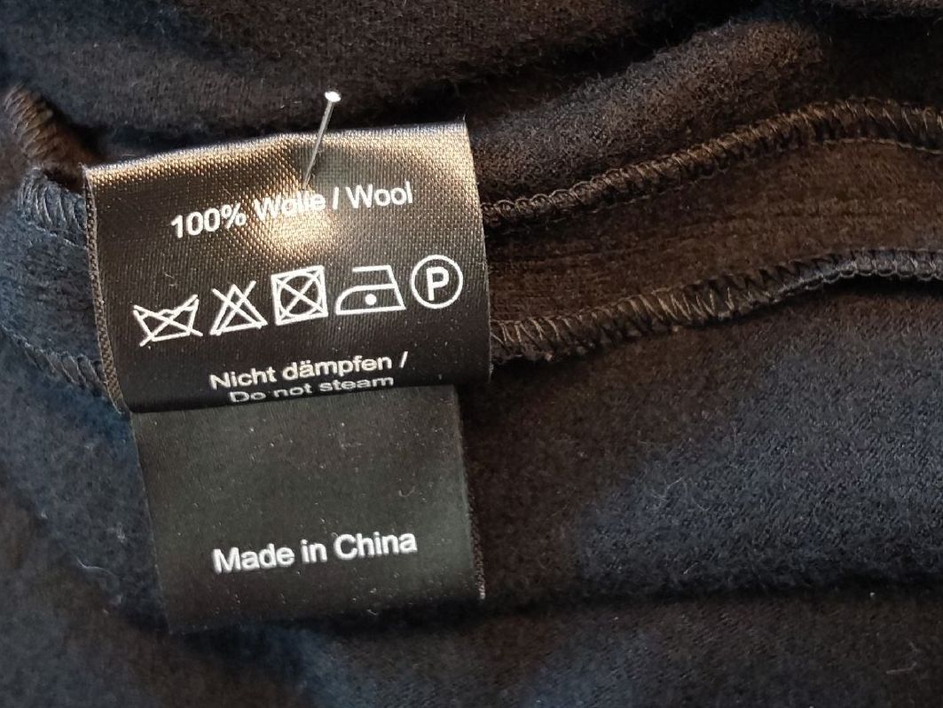 Windsor Vestiti: Kleid Windsor 44 Wolle schwarz – Usato da Köniz venduto da scopello12 7