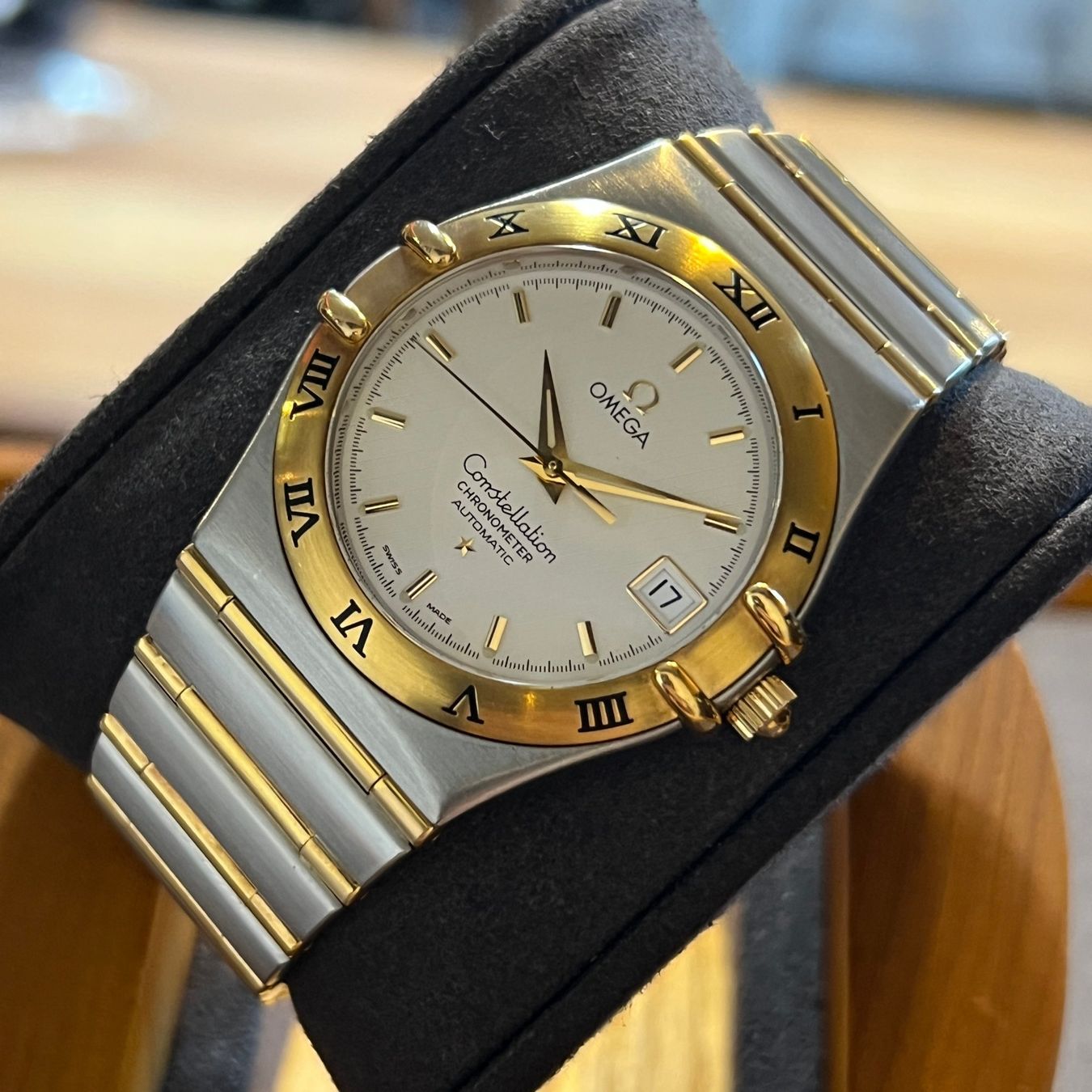 Omega Montres: FLASH SALE Omega Constellation Automatic Date Gold Bezel 120 – D'occasion à Carouge GE par Watchaser 8