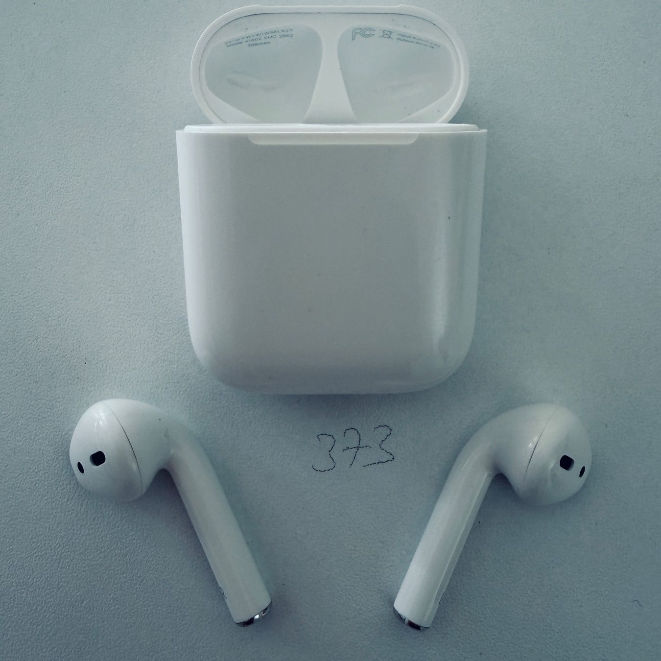 Apple Kopfhörer: Original Apple AirPods 2 Gen. Wireless Kopfhörer & Case – Gebraucht aus Basel von MY.AIRPODS.SHOP 1