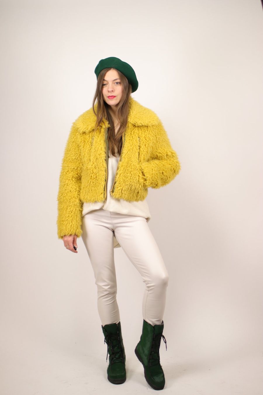 Kenzo Giacche: 1990s cropped Kenzo Fluffy Jacket - Size S-M – Usato da Hombrechtikon venduto da BAZ-Vintage 1