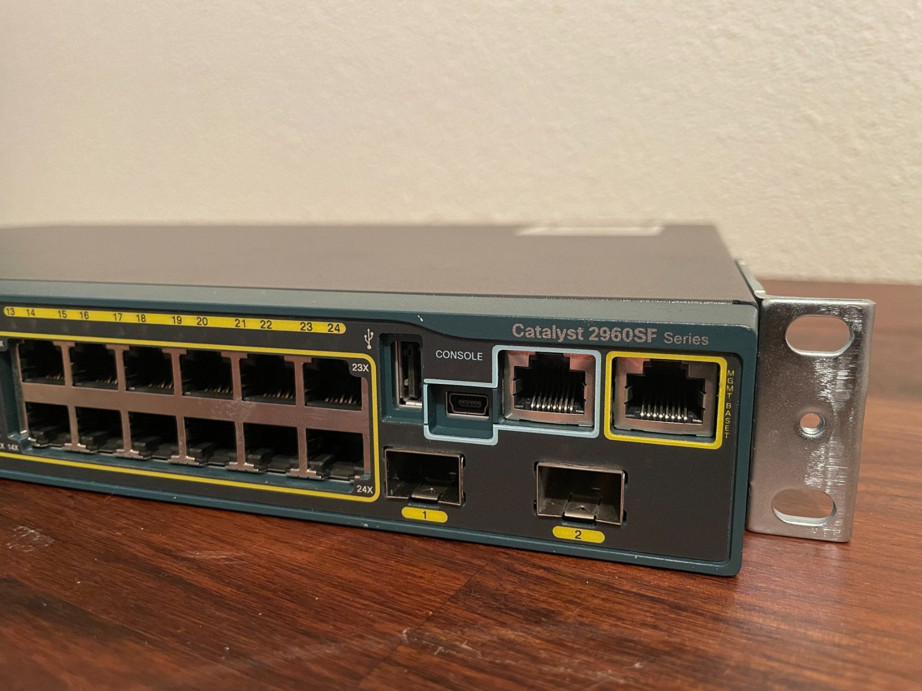 Hub & Switch: Cisco Catalyst 2960SF, 24 Port – Usato da Mellingen venduto da Browser67 1