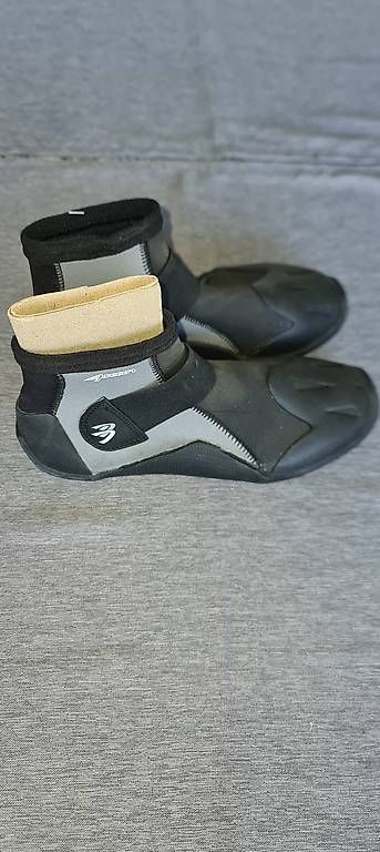 Herrenschuhe: Wassersportschuhe Gr. 42 – Neu (gemäss Beschreibung) aus Meisterschwanden von Idefix48