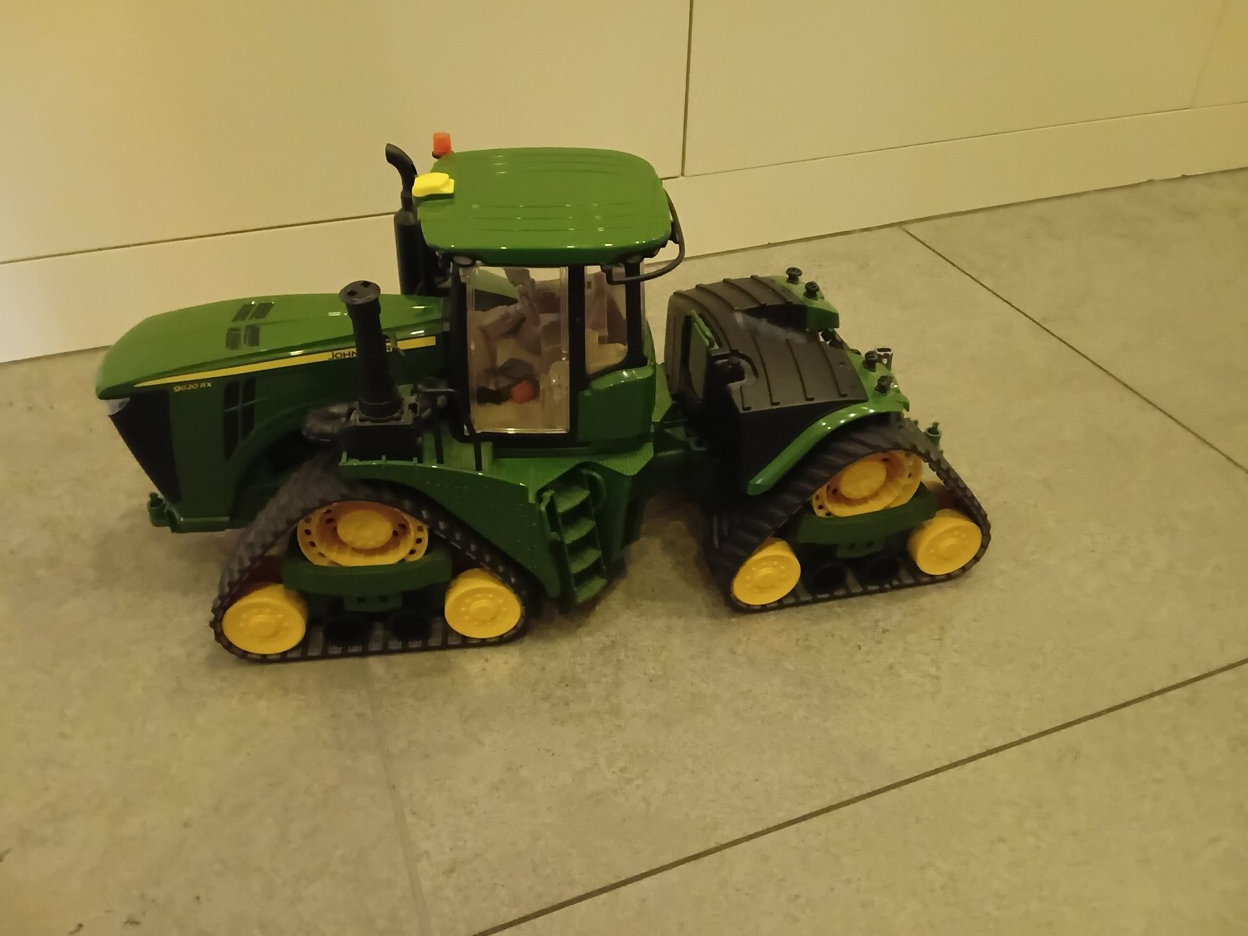 John Deere Trattori: Bruder John Deere Raupentraktor – Usato da Lützelflüh venduto da fortuna87