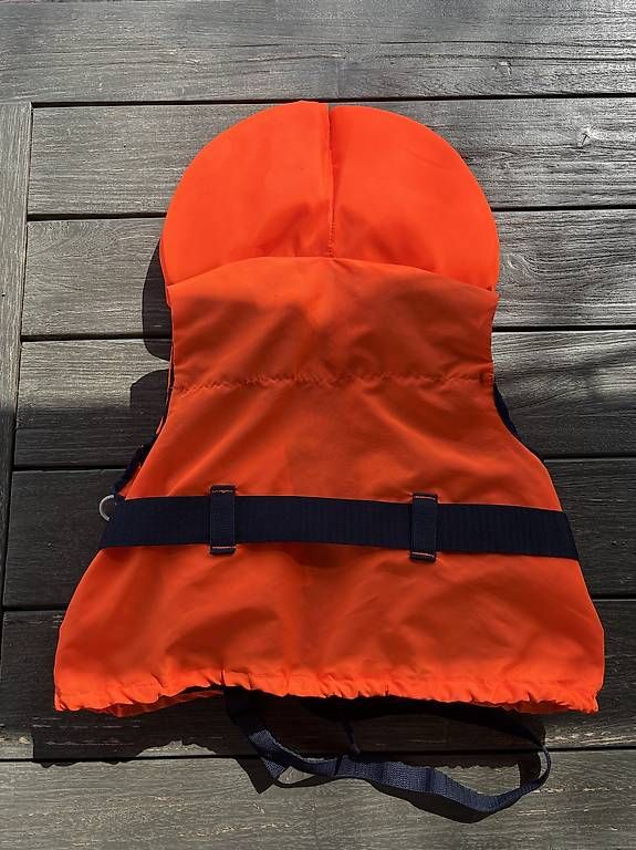 Schwimmwesten: Besto Kinderschwimmweste / 20-30kg – Gebraucht aus Jegenstorf von Schwed03 1