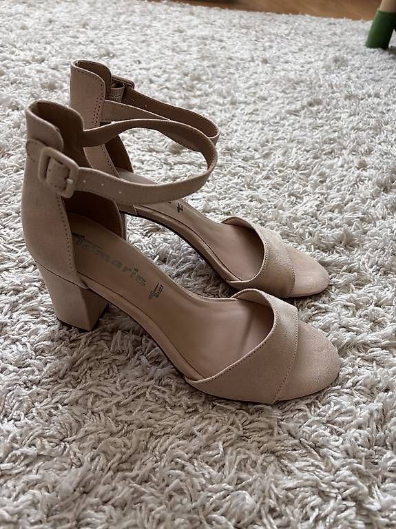 Scarpe da donna: Tamaris Sandale mit Absätzen Gr. 39 – Usato da Weinfelden venduto da Irishtinker 2