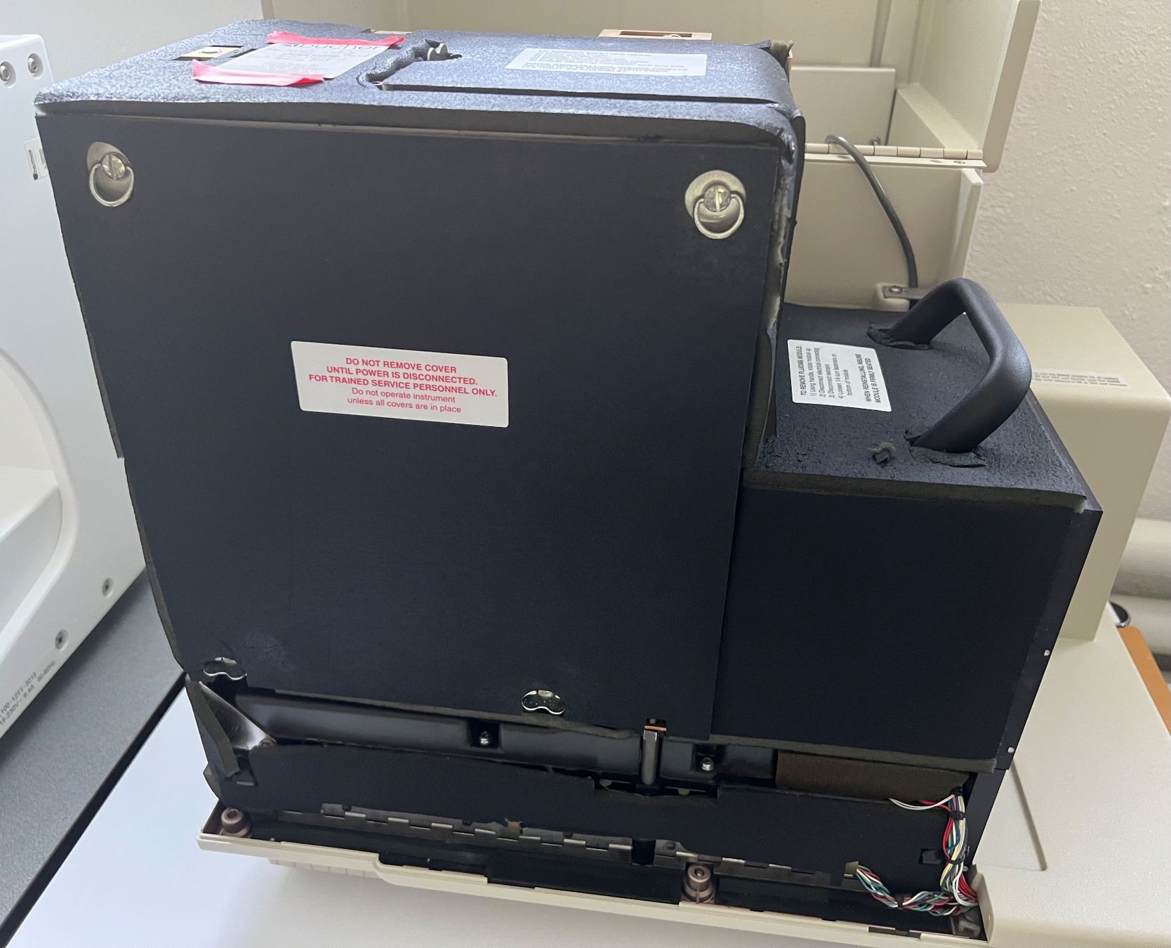 Pellicole: Lecteur de plaques Molecular Devices FlexStation II 384 – Usato da Basel venduto da La.Bonne.affaire 5