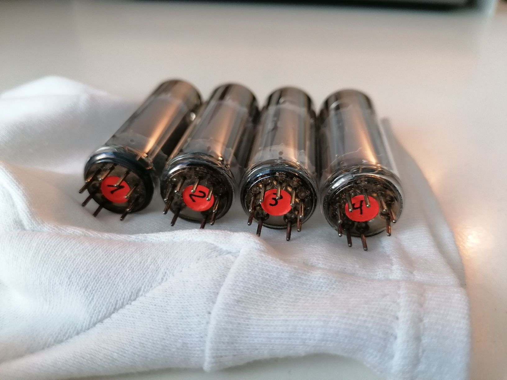 Telefunken Componenti elettronici: EL84 Endröhren Telefunken, Quartett – Nuovo (secondo la descrizione) da Rothenburg venduto da Corazondeleones 2