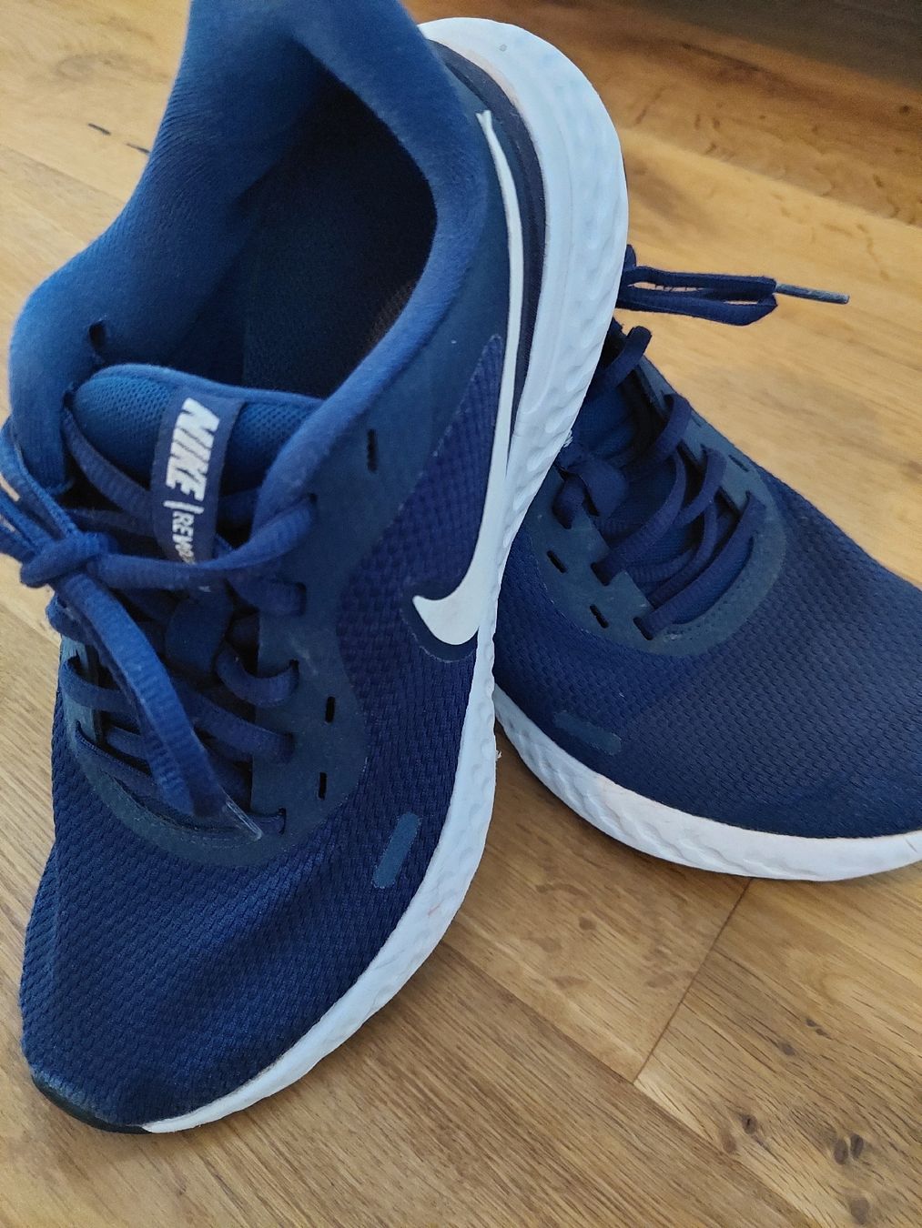 Nike Scarpe da uomo: Nike Revolution Schuhe, Gr. 40, navy – Usato da Schenkon venduto da rausausdemhaus