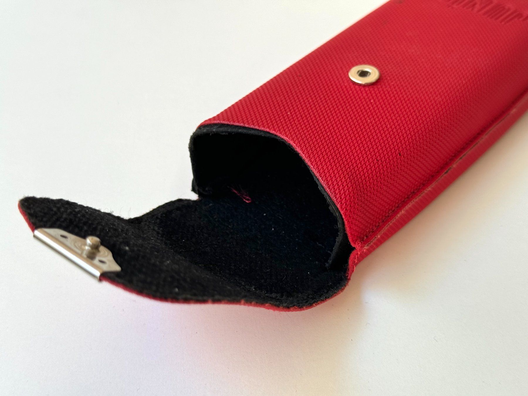 Lacoste Sonstige Kleidung & Accessoires: Étui LACOSTE Junior pour lunettes - rouge – Gebraucht aus Genève von Reveur 6
