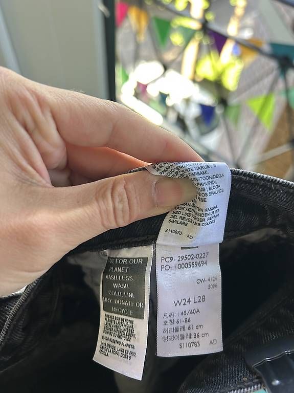 Levi's Jeans: Levi's Jeans, W24/L28 – Usato da Bern venduto da rea_z59j 2