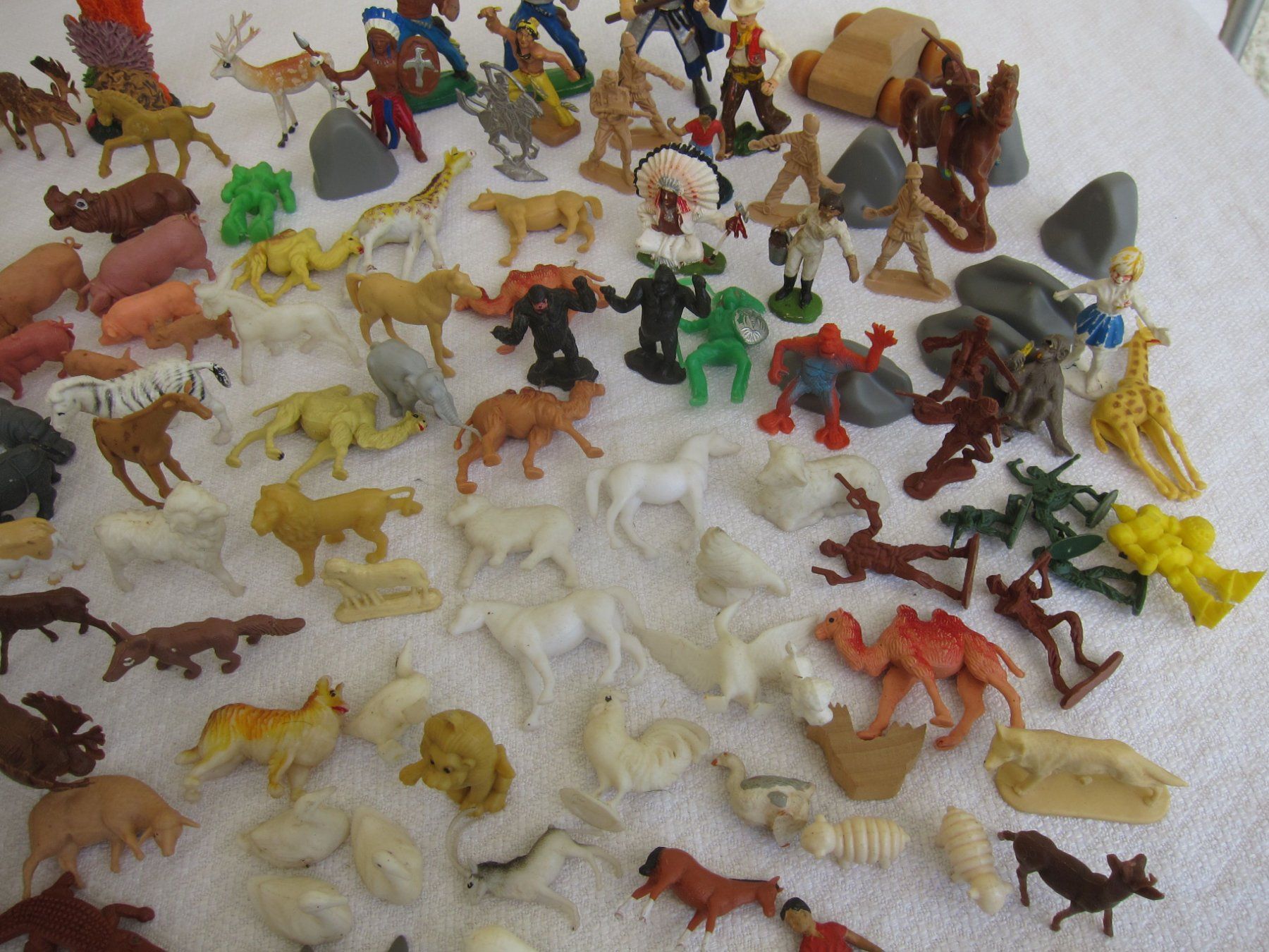 Giocattoli: Spielzeugfiguren und Tiere – Usato da Regensdorf venduto da Eri8057 3