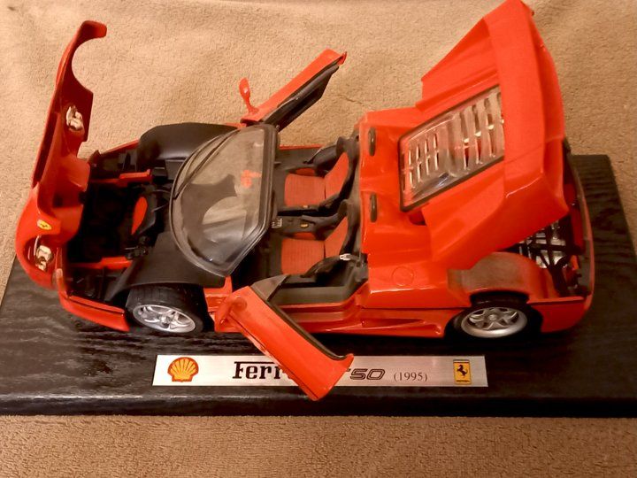 Ferrari Modellautos: Modèle réduit Ferrari Décapotable Rouge – Gebraucht aus Ponts-de-Martel von Henri-Louis 1