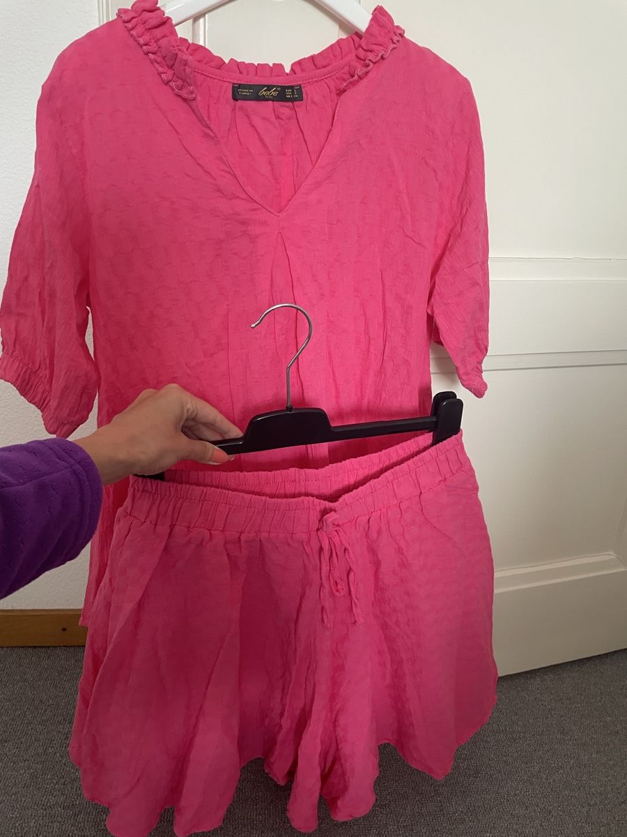 Kleiderpakete: Sommer Set Pink Grösse S/MShorts & Bluse – Gebraucht aus Münchenstein von nel_57mj 8