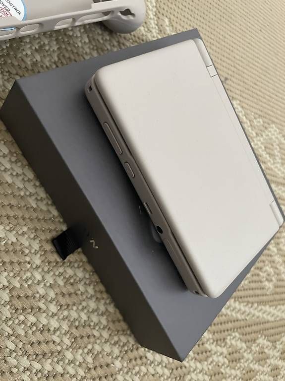 Telefoni cellulari / Smartphones: AYN Thor Pro 256GB Batch 6 – Usato da Schinznach Dorf venduto da dod_js9j 1