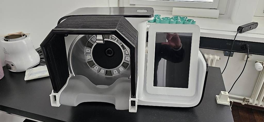 Attrezzature mediche: Hautanalysegerät - Skin Analysis System – Usato da Zürich venduto da Tornadorey 3