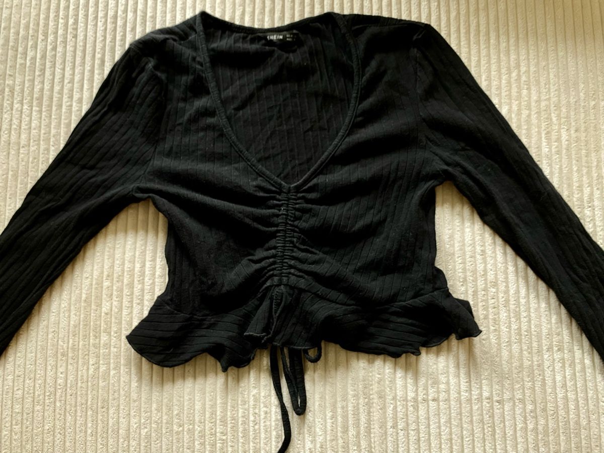 Shein Pullover & Sweatshirts: Shein Boho Top Pullover Sweatshirt Oberteil Schwarz XS 34 – Gebraucht aus Langnau am Albis von cynthia.jolene 1