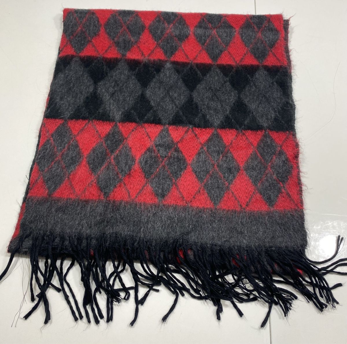 Foulard & Sciarpe: Wolle Schal – Usato da Opfikon venduto da Luis144 2
