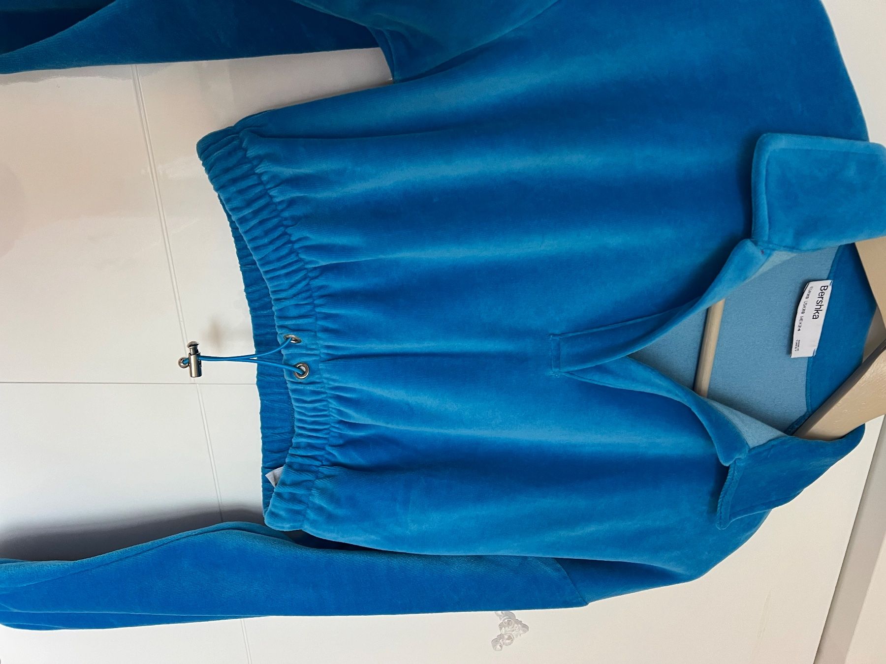 Maglioni & Felpe: Velvet sweatshirt – Nuovo (secondo la descrizione) da Tagelswangen venduto da fireiceprincess 3