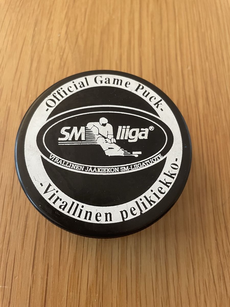 Bälle: Puck SM Liiga – Gebraucht aus Flüelen von Samuel055 1