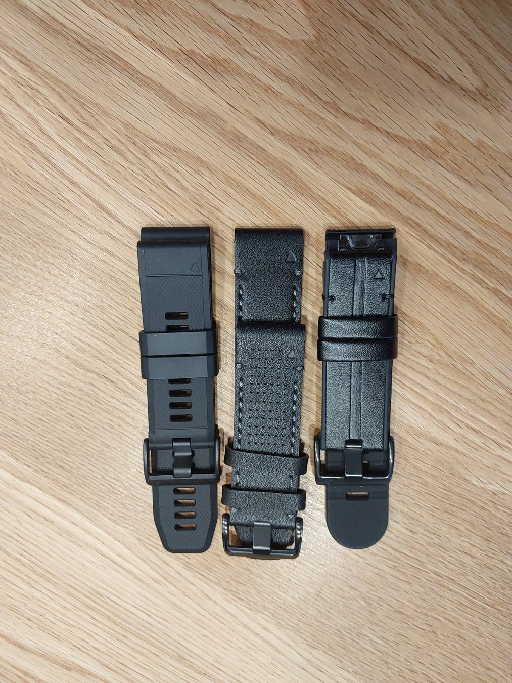 Bracciali & Braccialetti: 3 Bracelets Smartwatch neufs largeur 2,6 cm – Nuovo e nell'imballaggio originale da Gingins venduto da danolive