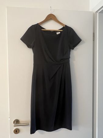 Elegantes schwarzes Kleid von Max Mara Weekend - Grösse 38 