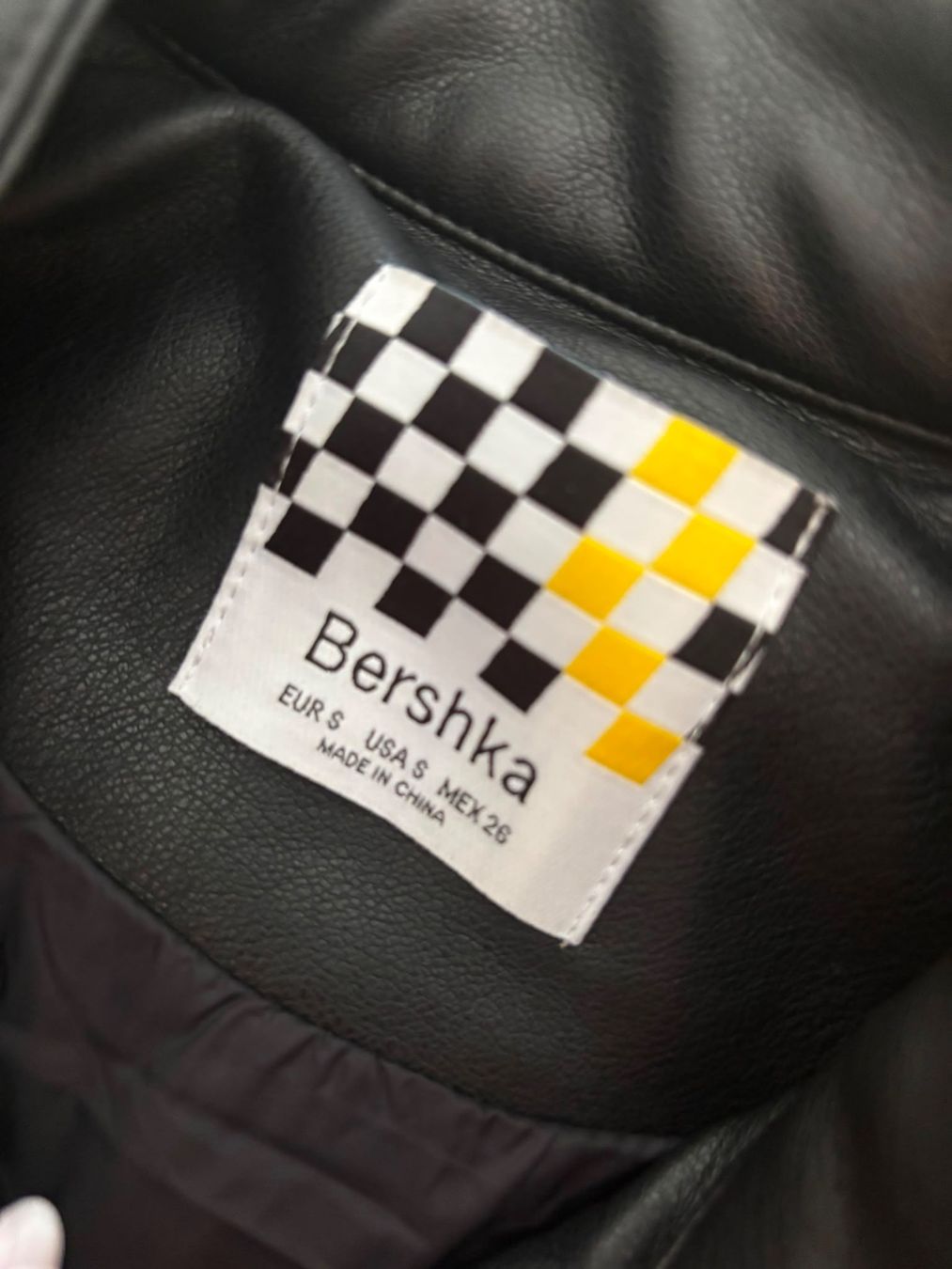 Bershka Jacken: Biker Jacke. Woman. – Gebraucht aus Eglisau von Marc_J. 4