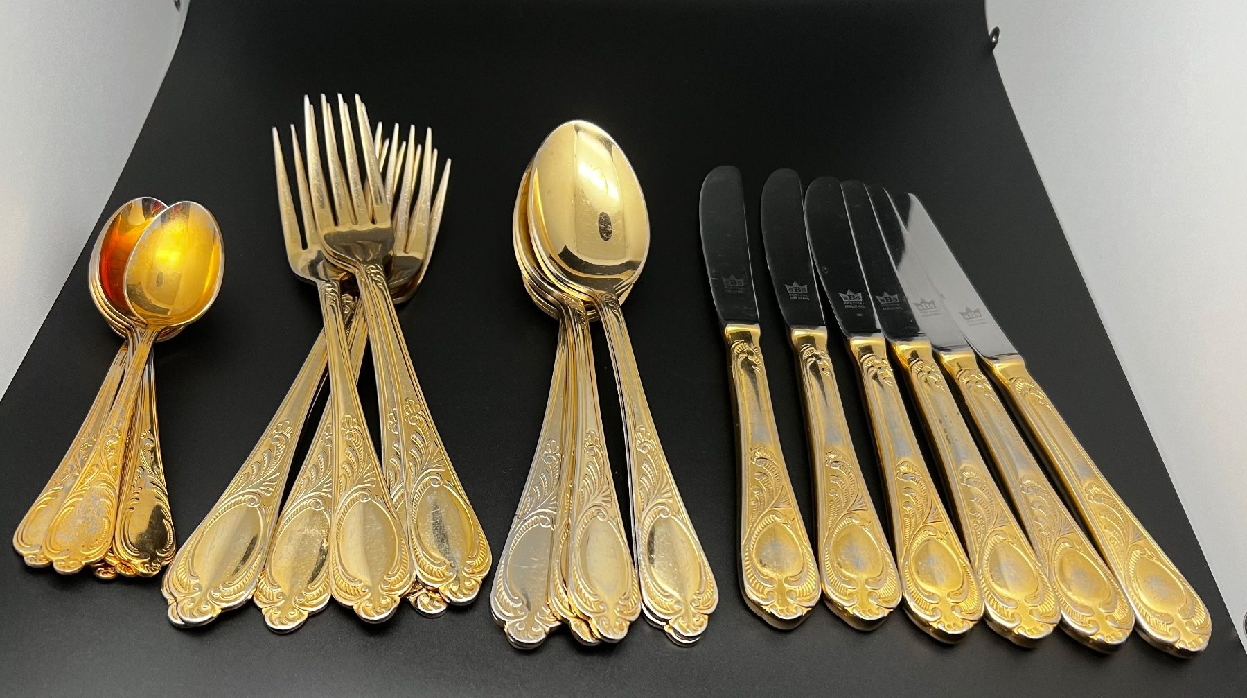 Besteck & Tafelsilber: 23/24 Karat Besteck Hartvergoldet – Gebraucht aus Basel von