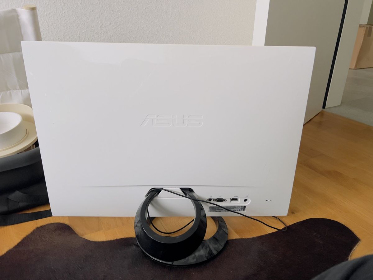 Asus Monitor: PC / Monitor – Usato da Känerkinden venduto da luisaknop 1