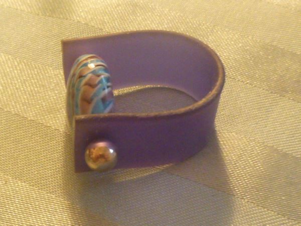 Anelli: Ring mit flame-art Glasperle blau – Usato da Hinwil venduto da Glasperlen 1