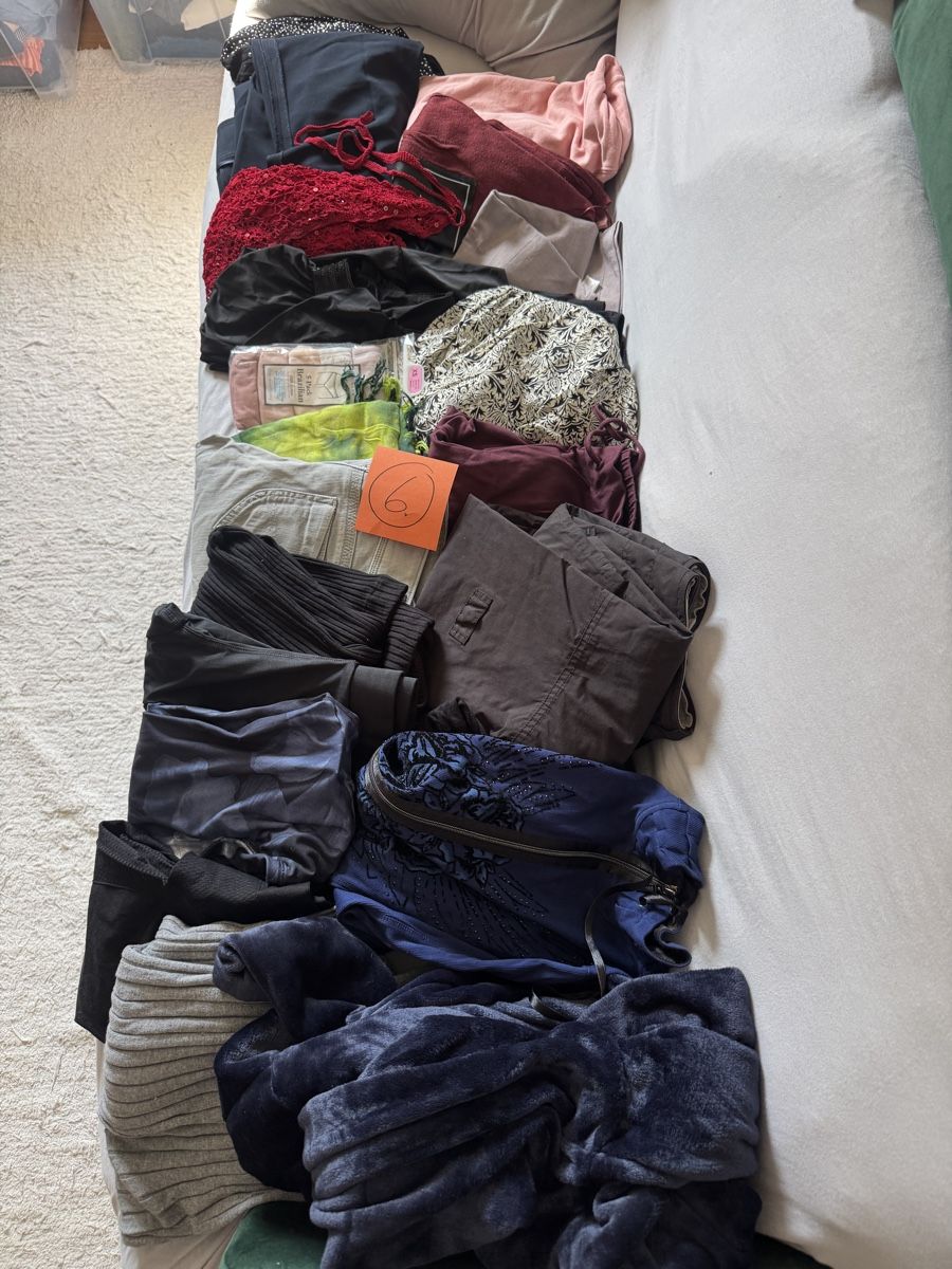 Lots de vêtements: Kleiderpaket 6 Grösse S – D'occasion à Endingen par Mira-Nur