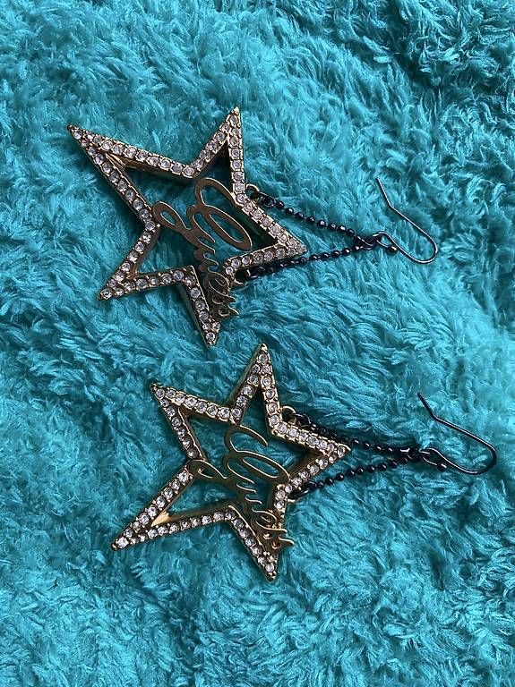 Guess Ohrringe & -stecker: Guess – Gebraucht aus Sion von Miaoumiaou77