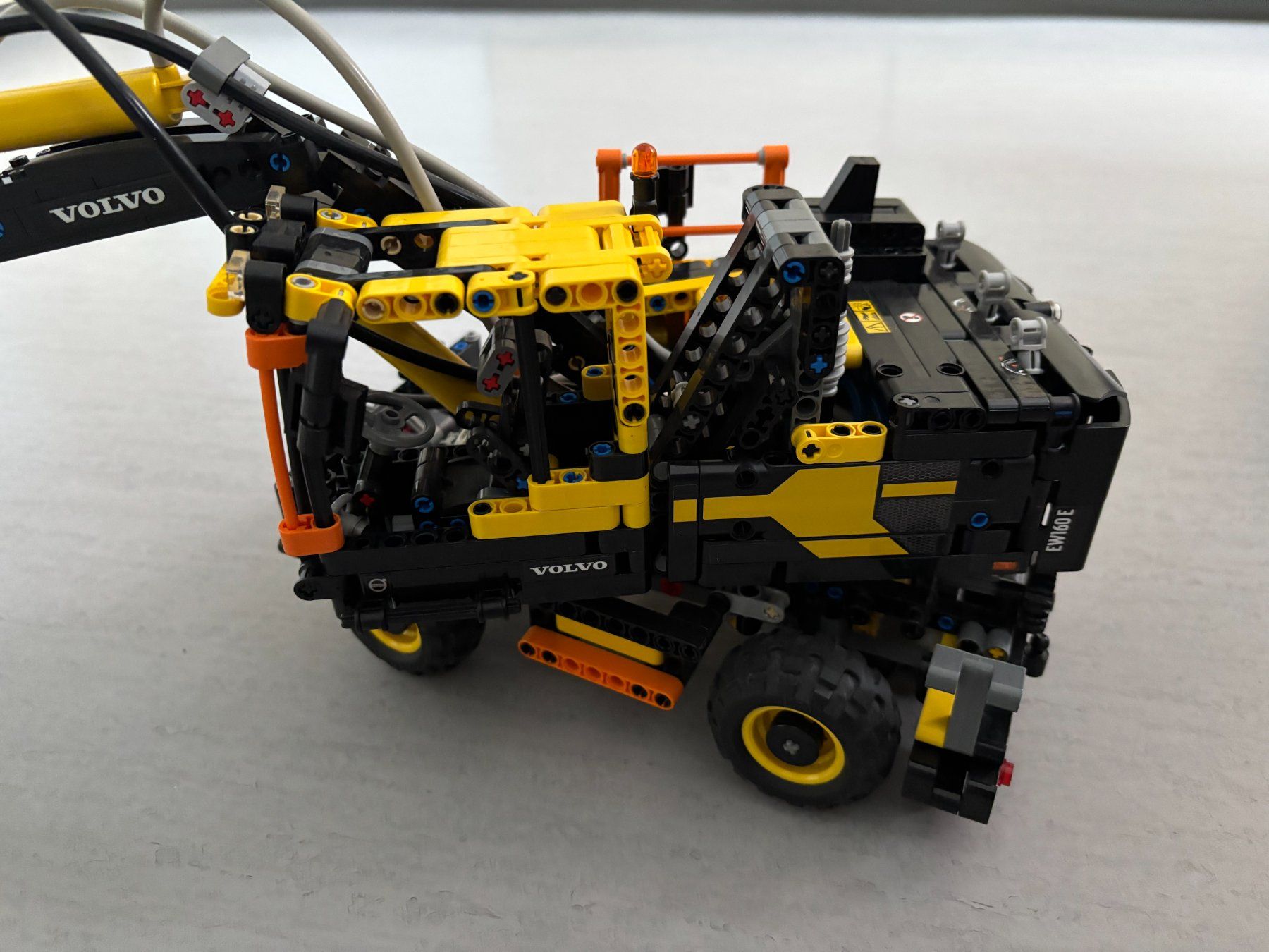 Lego Giocattoli: Lego Technics Volvo EW160E Model 42053 – Usato da Dörflingen venduto da verena052 3