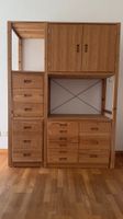 Schrankwand / Holzgestell aus Holz – viel Stauraum