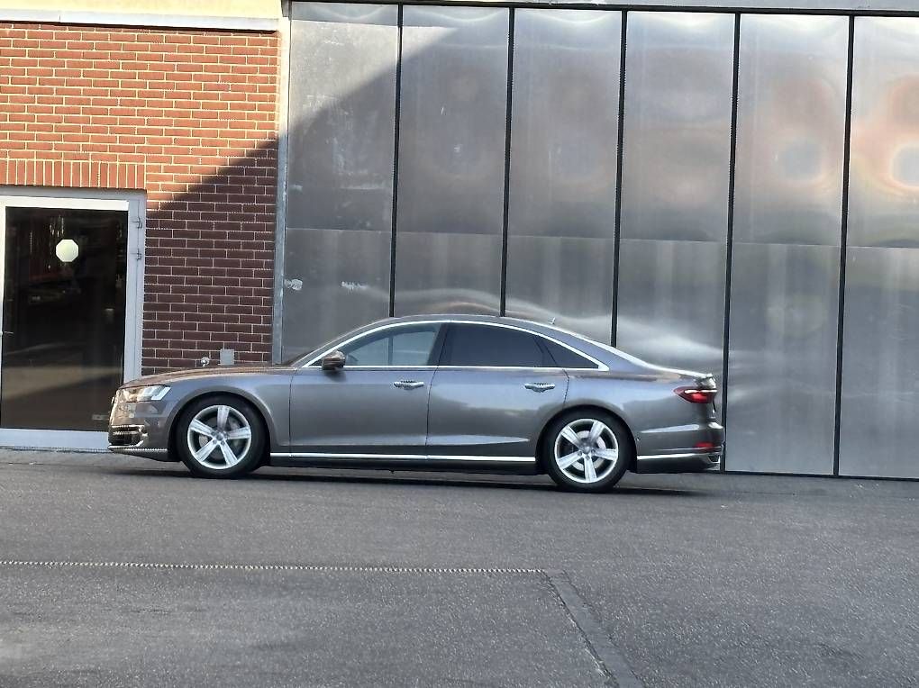 Automobili: Audi A8 – Usato da Regensdorf venduto da zje_9597 1