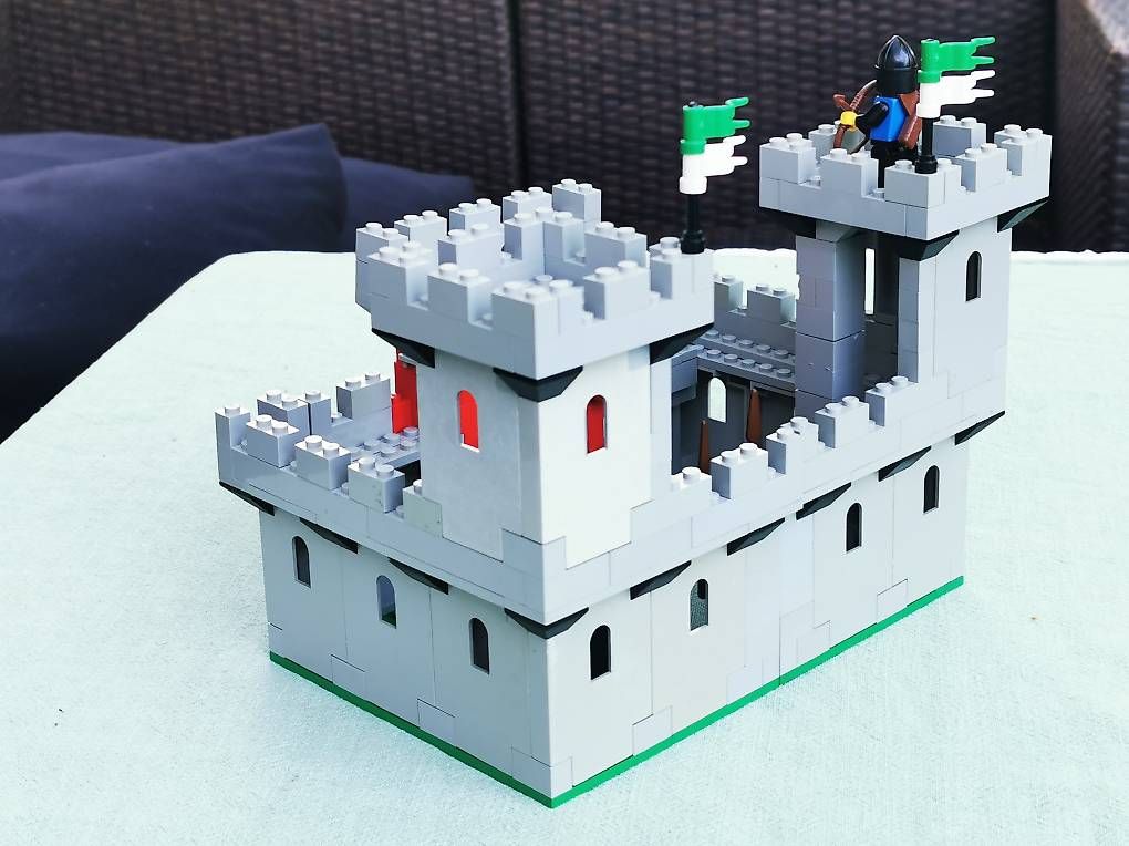 Legoland Kit di costruzioni: LEGO 6073 Knight's Castle – Usato da Ermatingen venduto da Irem77 2