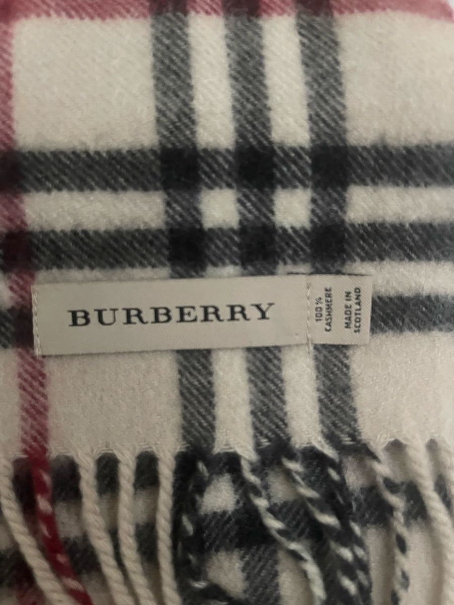 Burberry Foulard & Sciarpe: Burberry cashmere Schal original! – Nuovo (secondo la descrizione) da Grüningen venduto da marser