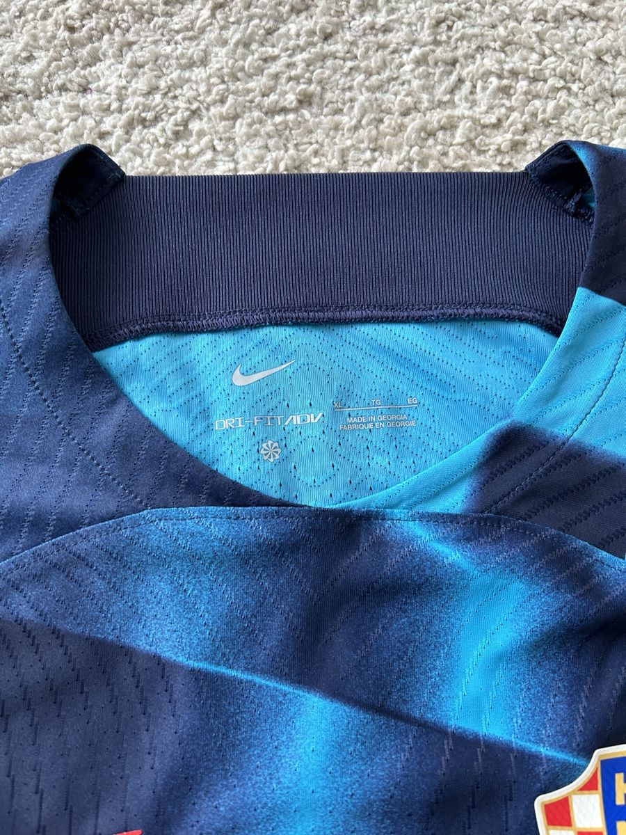 Nike Canottiere & Pantaloni: Kroatien Trikot Authentic XL Gvardiol – Nuovo (secondo la descrizione) da Nussbaumen AG venduto da Dejoo 1