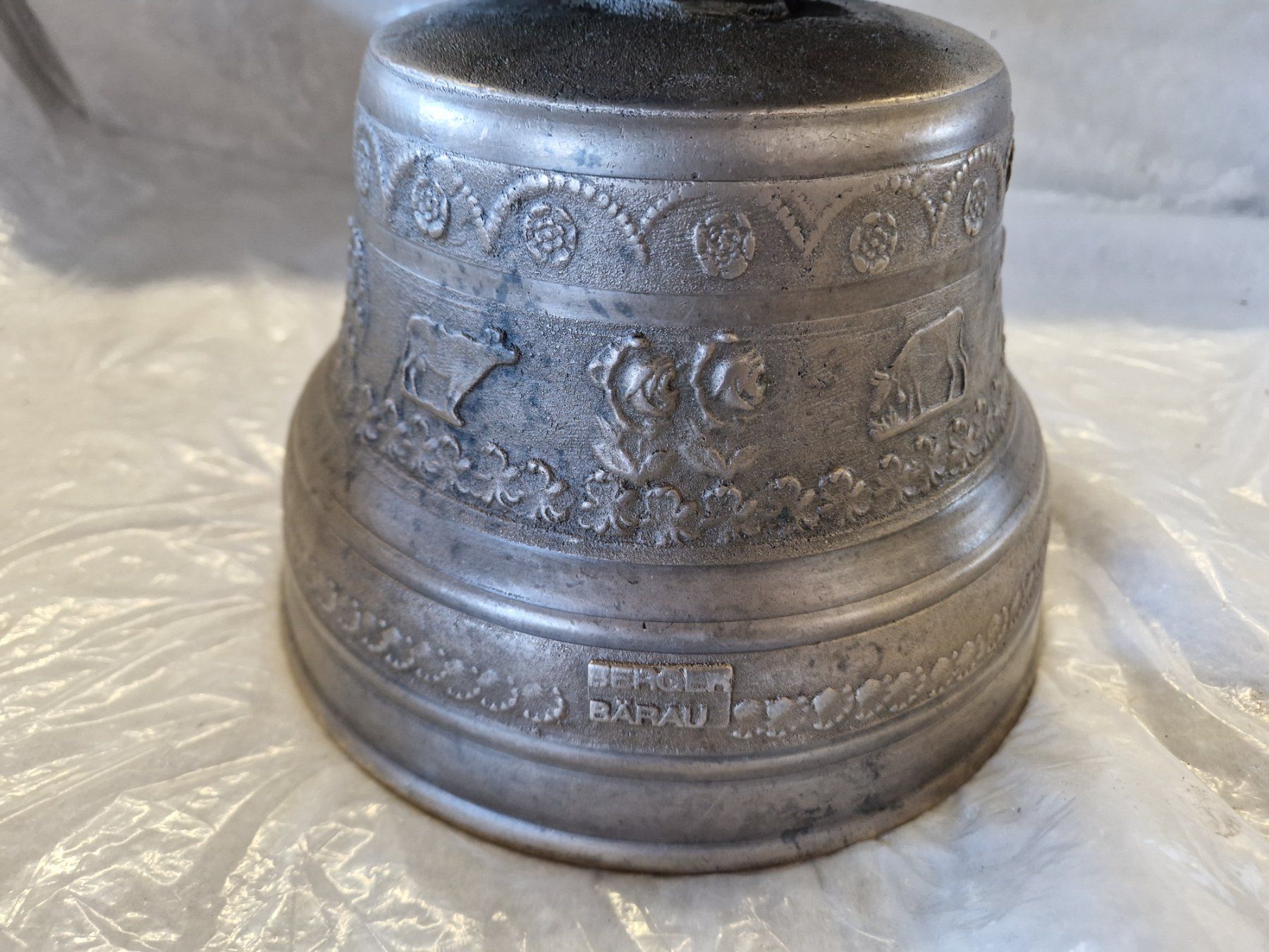 Campanacci mucche: Kuhglocke 23cm Berger Bärau – Usato da Wädenswil venduto da tome70 1