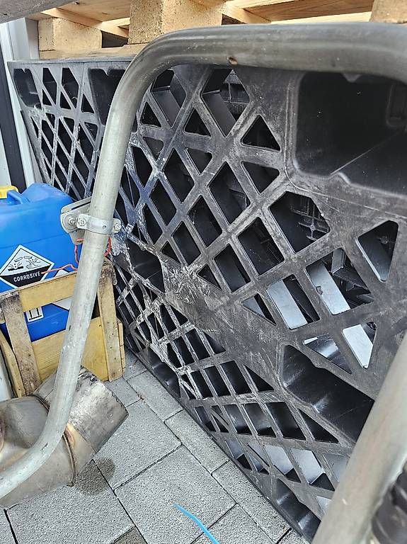 Paletten: Plastikpaletten 4 Stück – Gebraucht aus Basel von lucaC 1