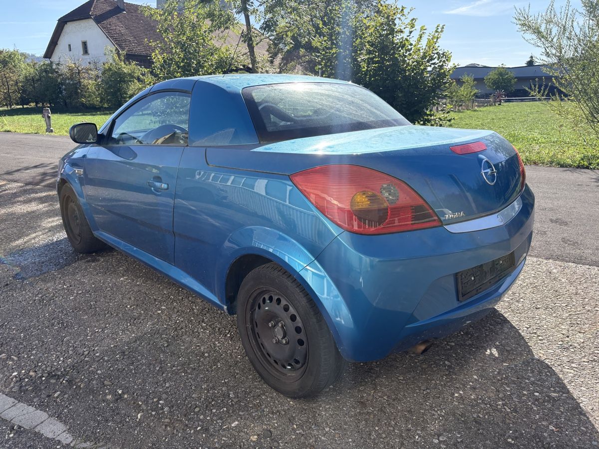 Opel Automobili: Opel Tigra TwinTop blau – Difettoso da lostorf venduto da Hramaj 1