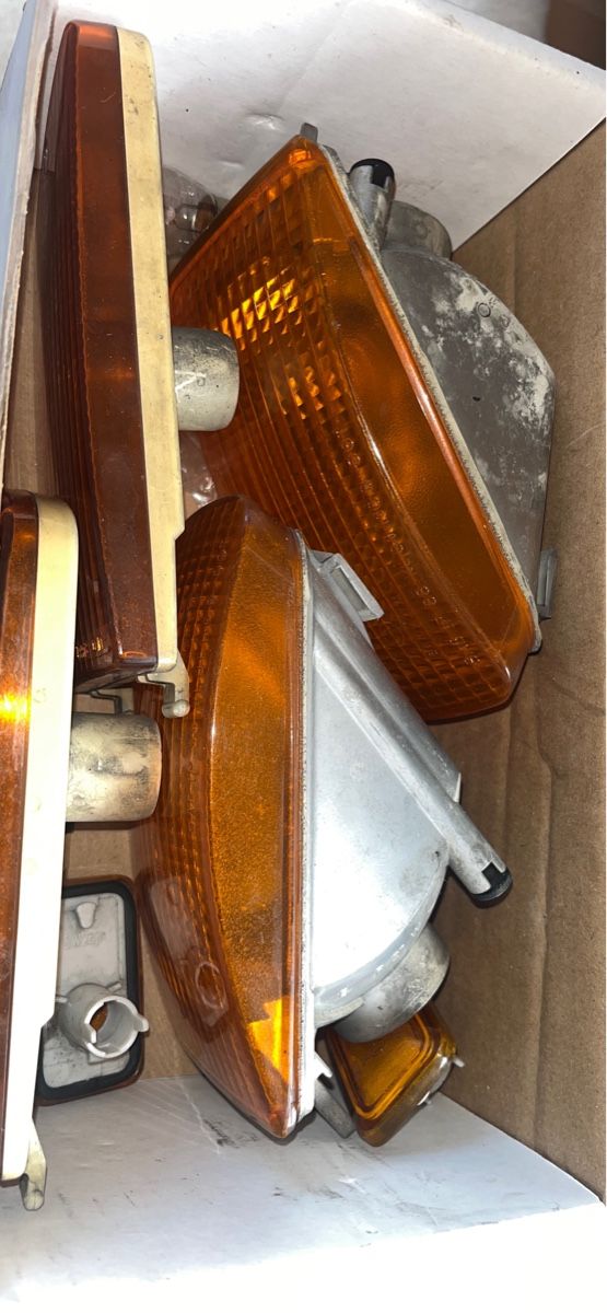 Porsche Tutti pezzi di ricambio auto: Porsche 911 964 komplett Blinker – Usato da Diegten venduto da Fresta71 2