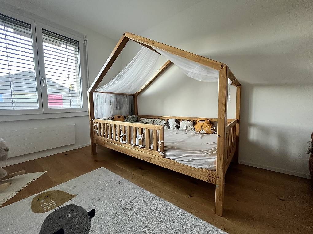 Letti: Kinder-Hausbett inkl. Matraze – Usato da Langenthal venduto da psa_9tlt 3
