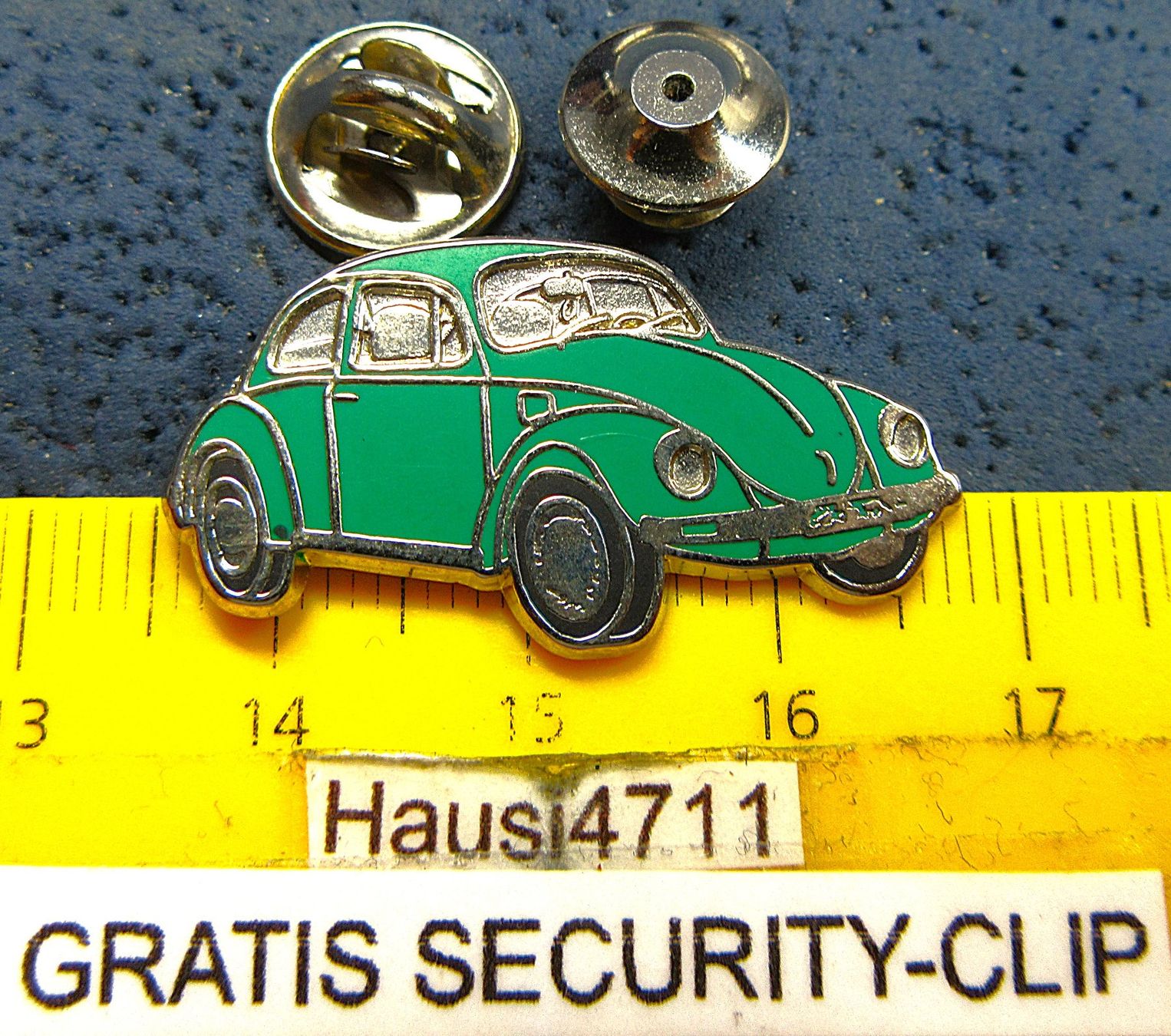 Volkswagen Plaquettes & Badges: VW KÄFER AUTO PIN OLDTIMER MIT SECURITY-CLIP ENAMEL – D'occasion à Ettingen par Hausi4711