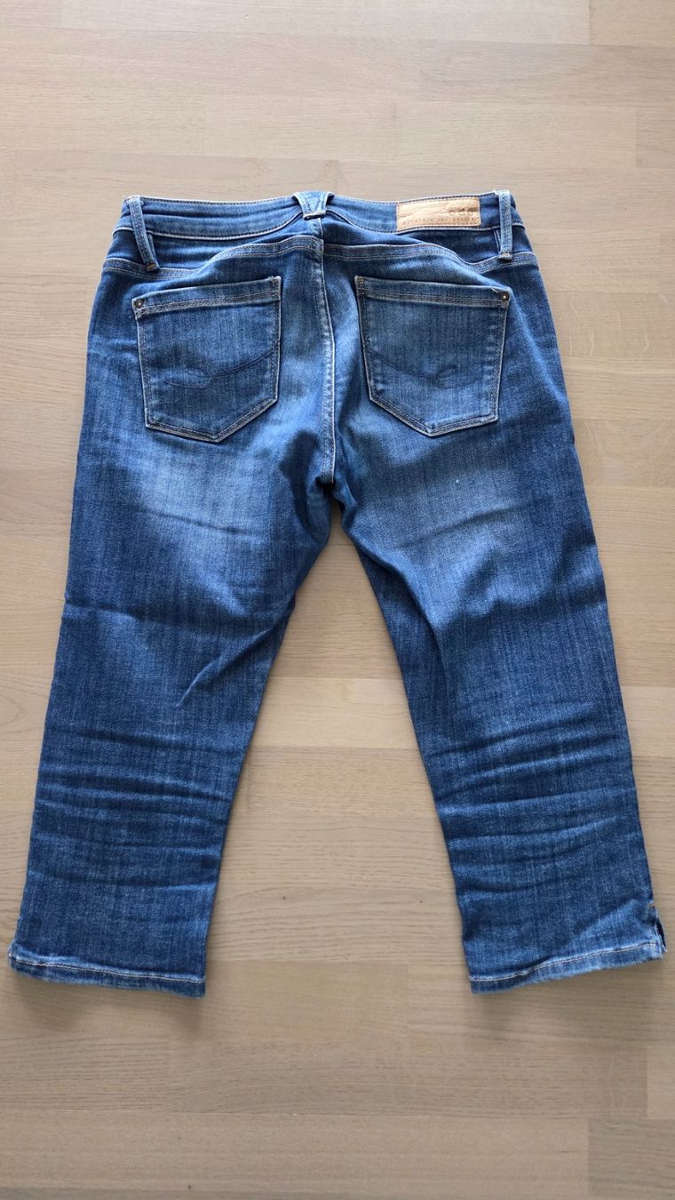 Esprit Jeans: 3/4 Jeans – Usato da Einsiedeln venduto da kiphrajaya 1