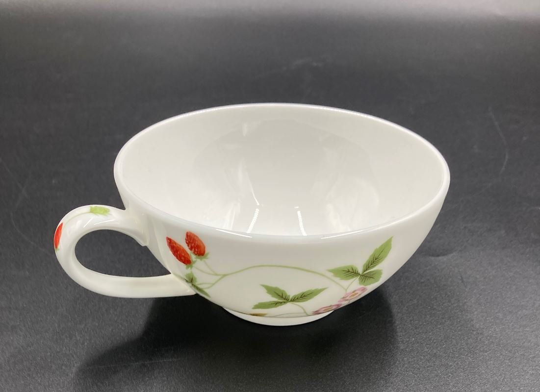 Set di piatti: TEA LOGIC | Teegeschirrset | florales Muster – Usato da Wittenbach venduto da Restwert_St-Gallen 1