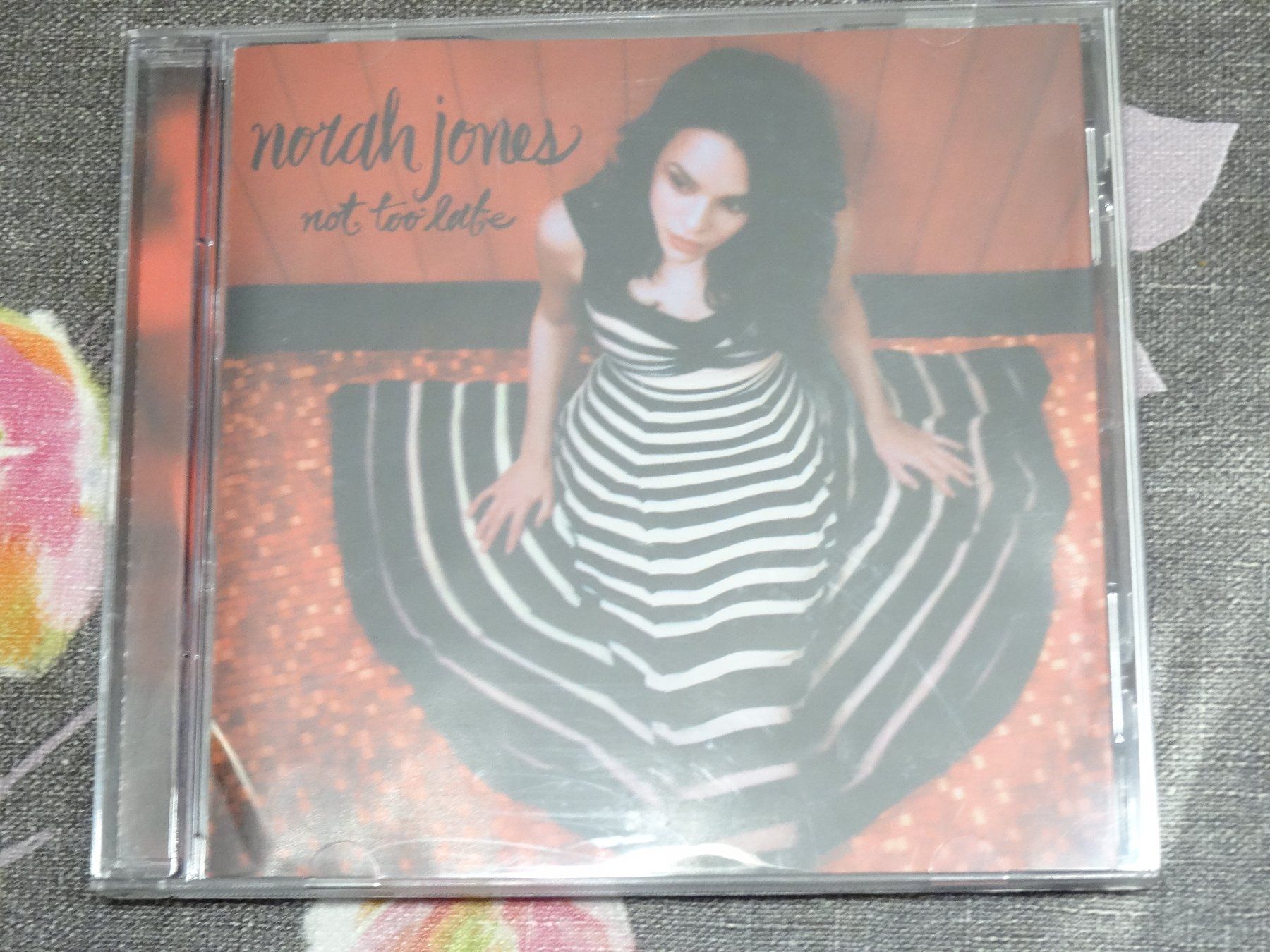 CD: Norah Jones - Not too late CD – Usato da Olten venduto da Disc-Ausverkauf