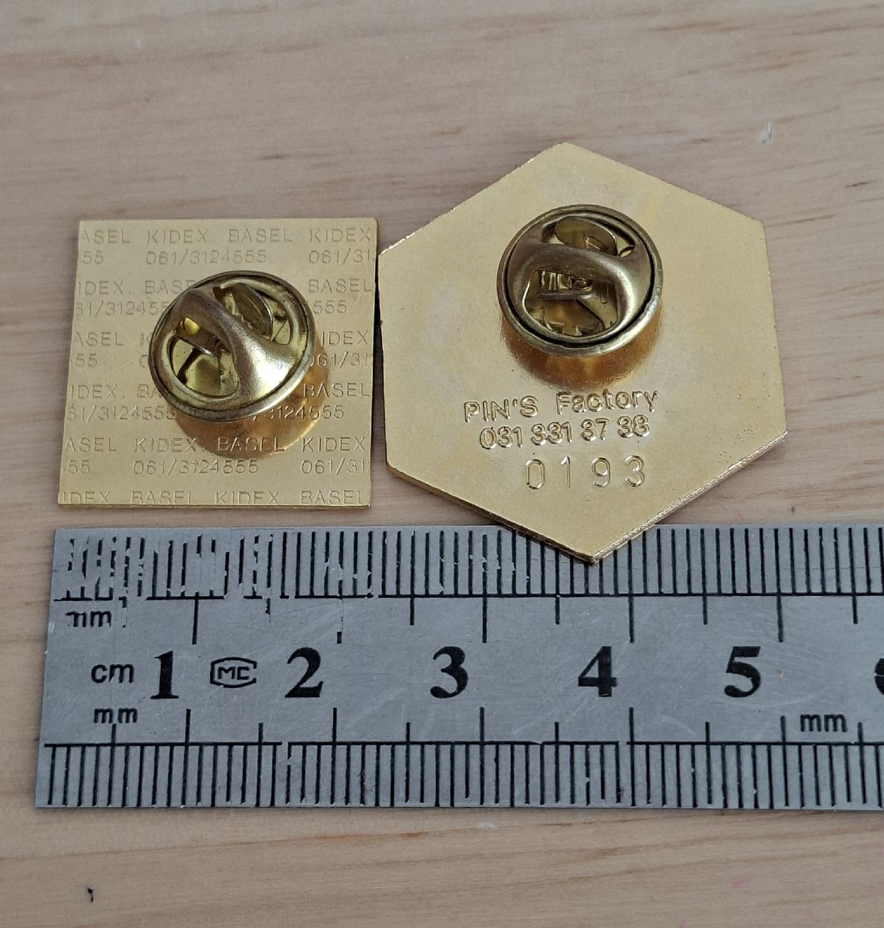 Plaquettes & Badges: 2 Pins PTT – D'occasion à Kriens par Wolly85 1