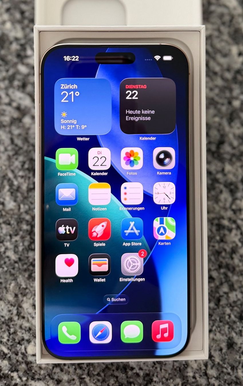Apple Telefoni cellulari / Smartphones: iPhone 16 Pro Max Desert Titanium  256GB – Usato da Dübendorf venduto da Handyoutlet