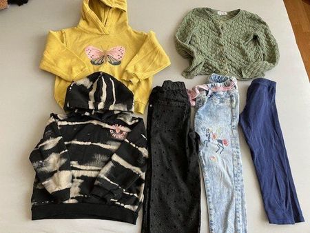 Lot de vêtements pour enfants divers T 110